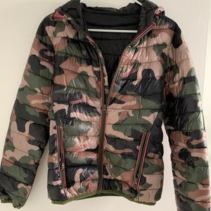 Camouflage puffy jacket
